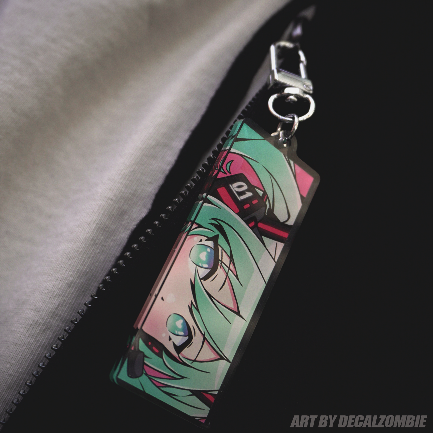 miku peeks ! - Keychain Version